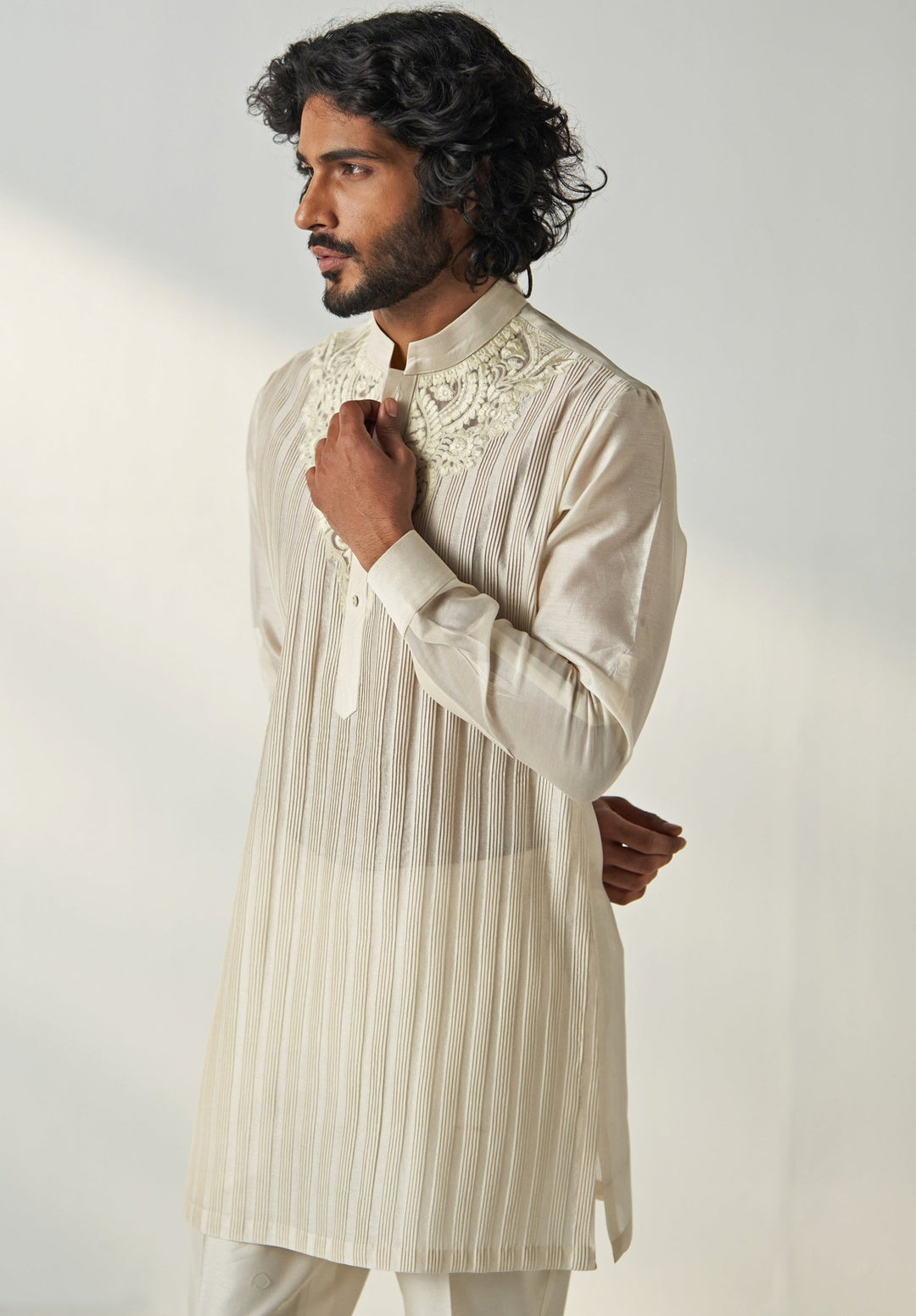 Ivory Embroidered Chanderi Silk Kurta Pajama Set Studio Bagechaa - Men - Fabilicious Fashion