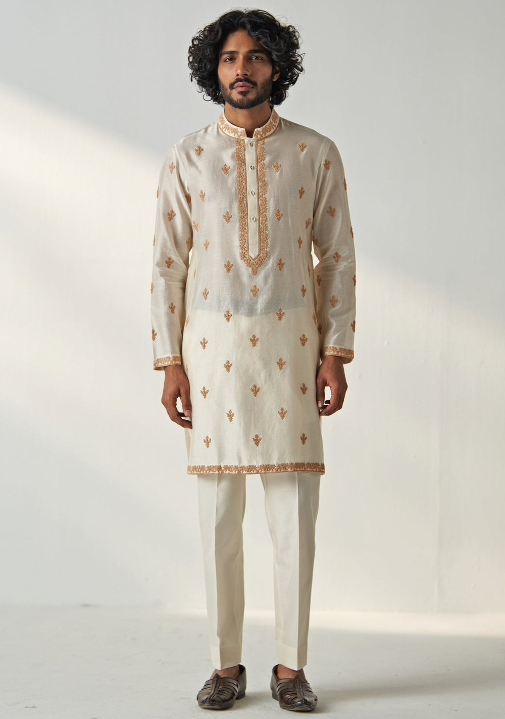 Ivory Embroidered Chanderi Silk Kurta Pant Set Studio Bagechaa - Men - Fabilicious Fashion