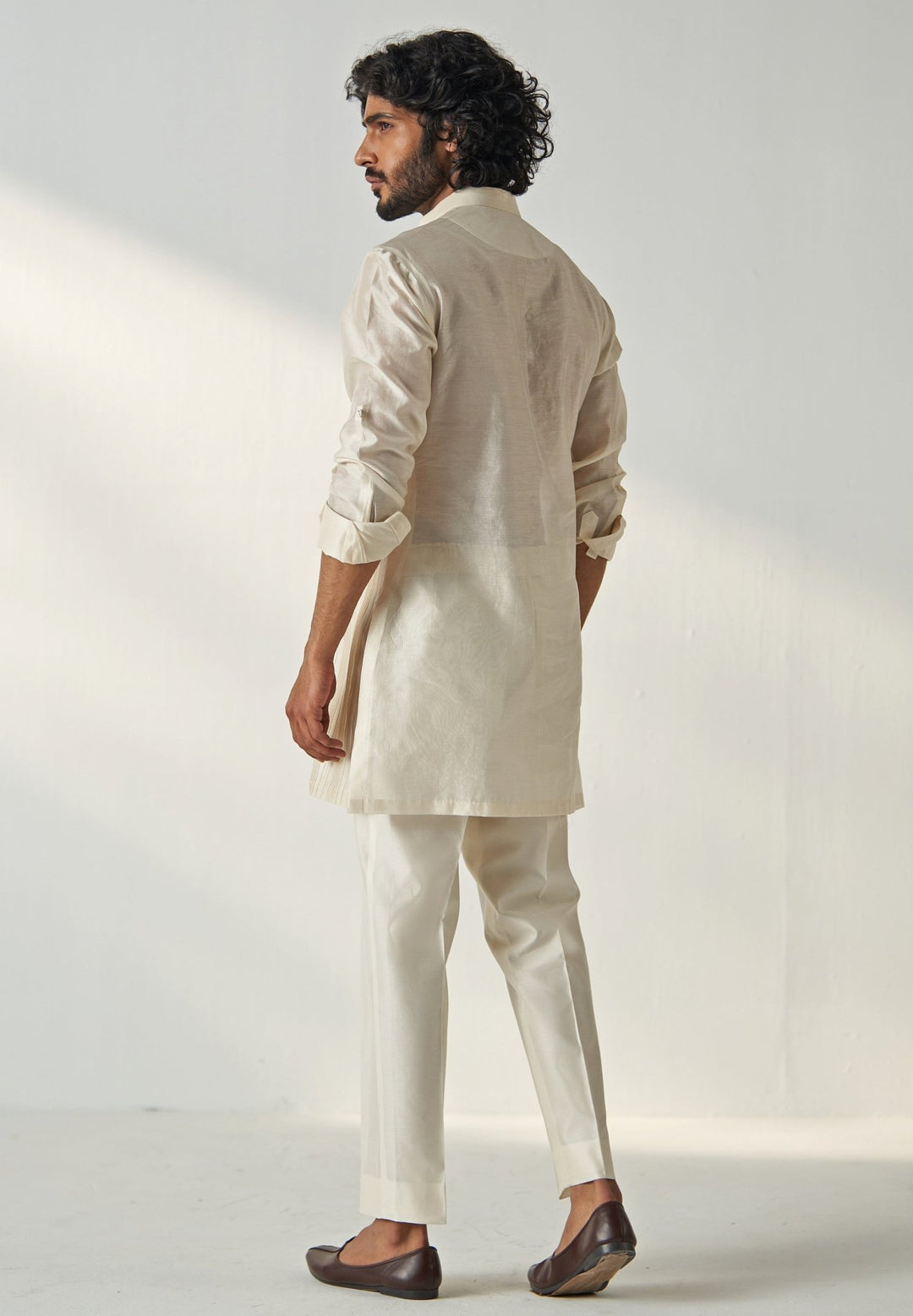 Ivory Embroidered Chanderi Silk Kurta Set Studio Bagechaa - Men - Fabilicious Fashion