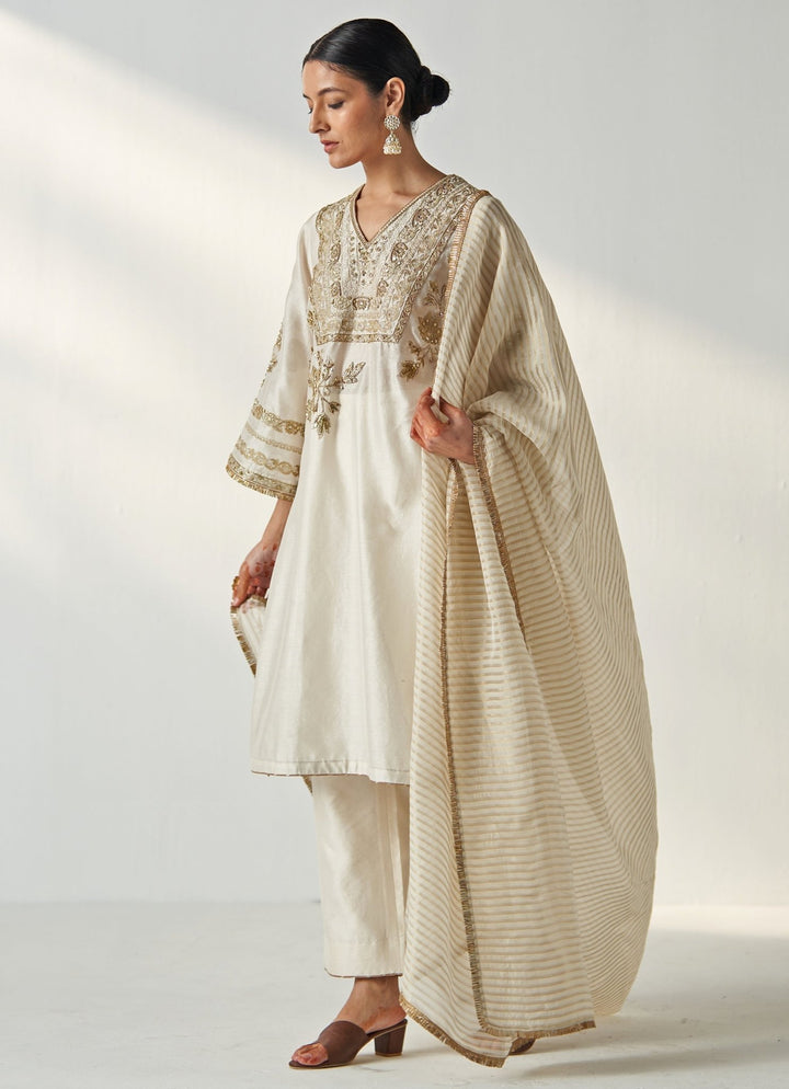 Ivory Embroidered Kurta Pant Set Studio Bagechaa - Fabilicious Fashion
