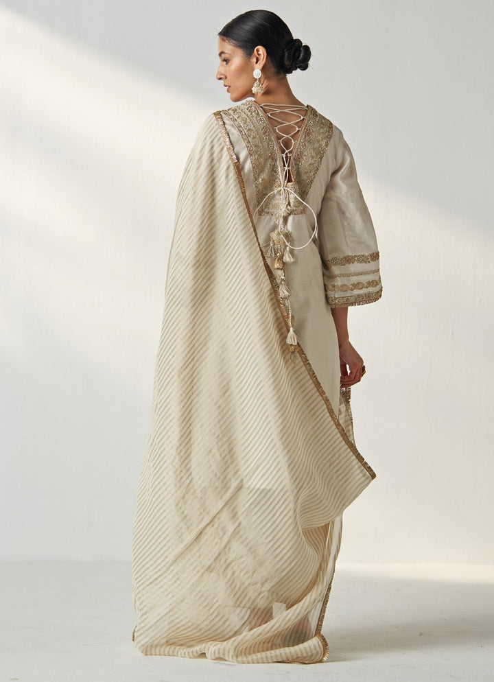 Ivory Embroidered Kurta Pant Set Studio Bagechaa - Fabilicious Fashion