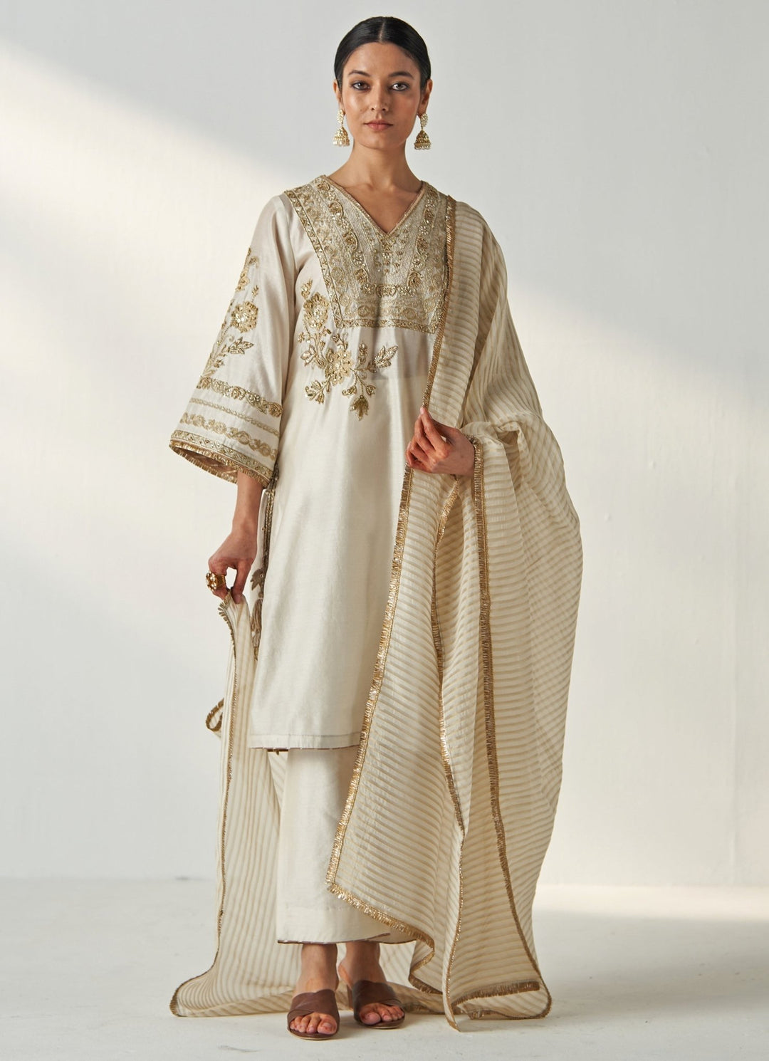 Ivory Embroidered Kurta Pant Set Studio Bagechaa - Fabilicious Fashion