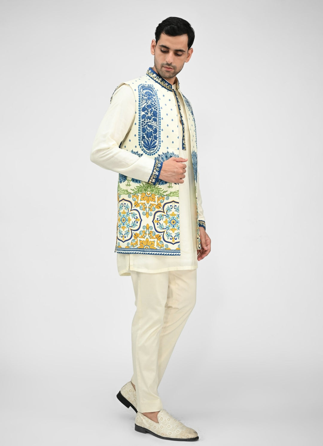 Ivory Kurta Pants Set with Printed Half Jacket Juhi Bengani - Men - Fabilicious Fashion