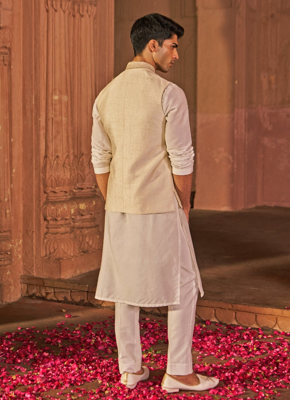 Ivory Quilted Bundi Nidhika Shekhar - Men - Fabilicious Fashion