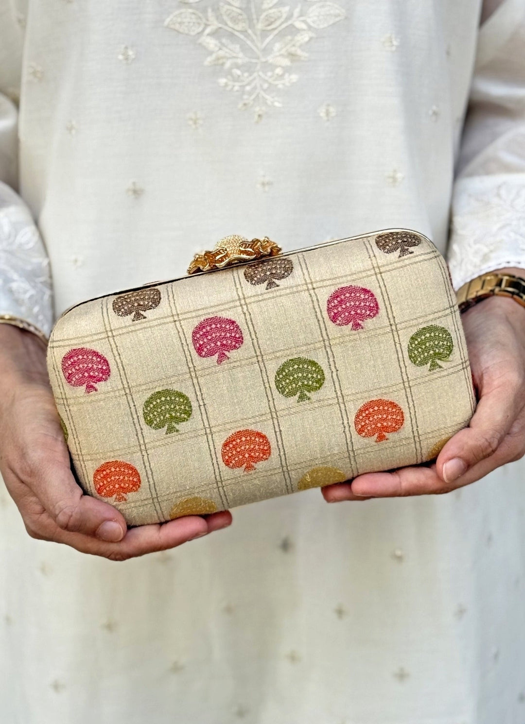 Ivory Silk Clutch Amyra - Fabilicious Fashion