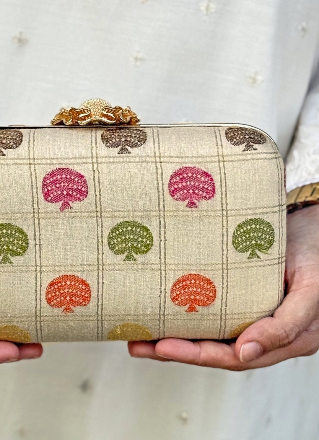 Ivory Silk Clutch Amyra - Fabilicious Fashion