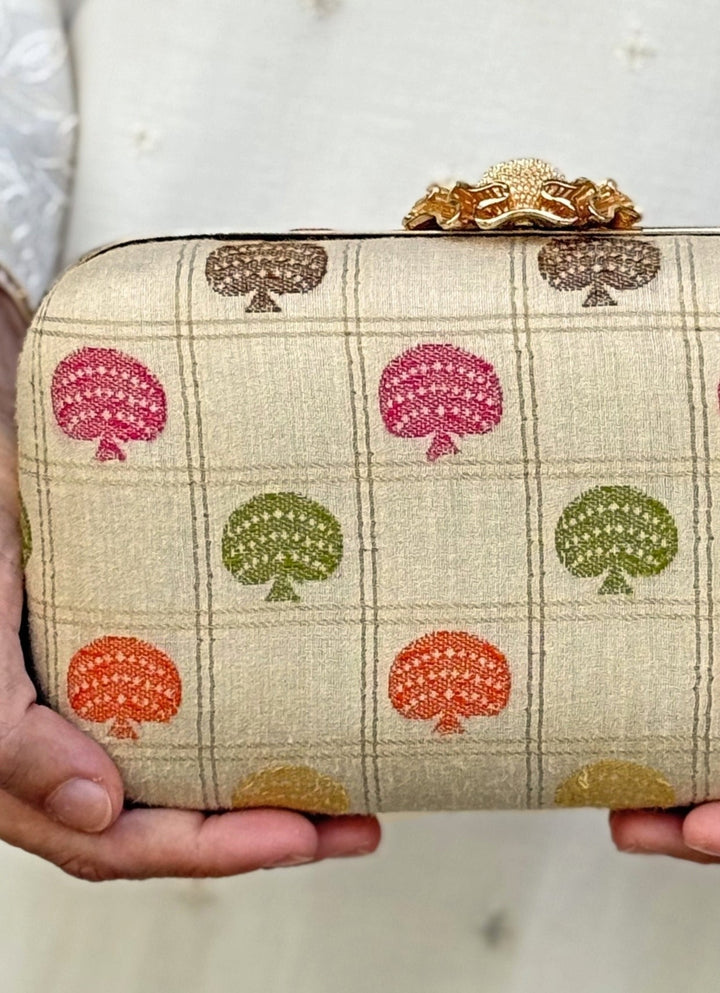Ivory Silk Clutch Amyra - Fabilicious Fashion
