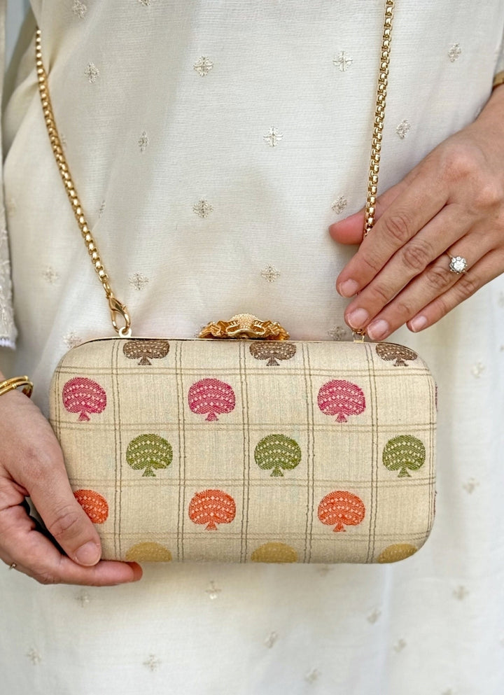Ivory Silk Clutch Amyra - Fabilicious Fashion