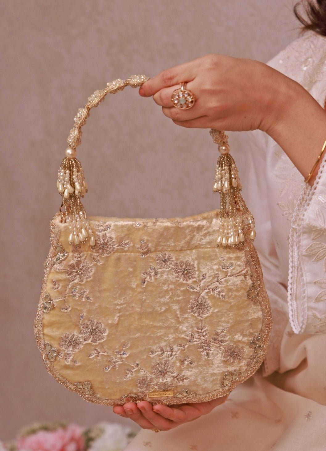 Ivory Velvet Scallop Embroidered Purse Amyra - Fabilicious Fashion