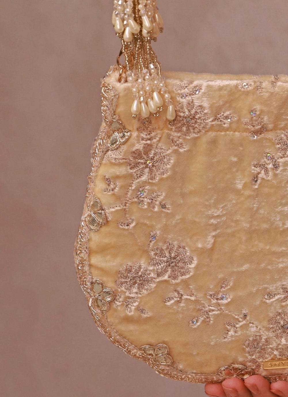 Ivory Velvet Scallop Embroidered Purse Amyra - Fabilicious Fashion