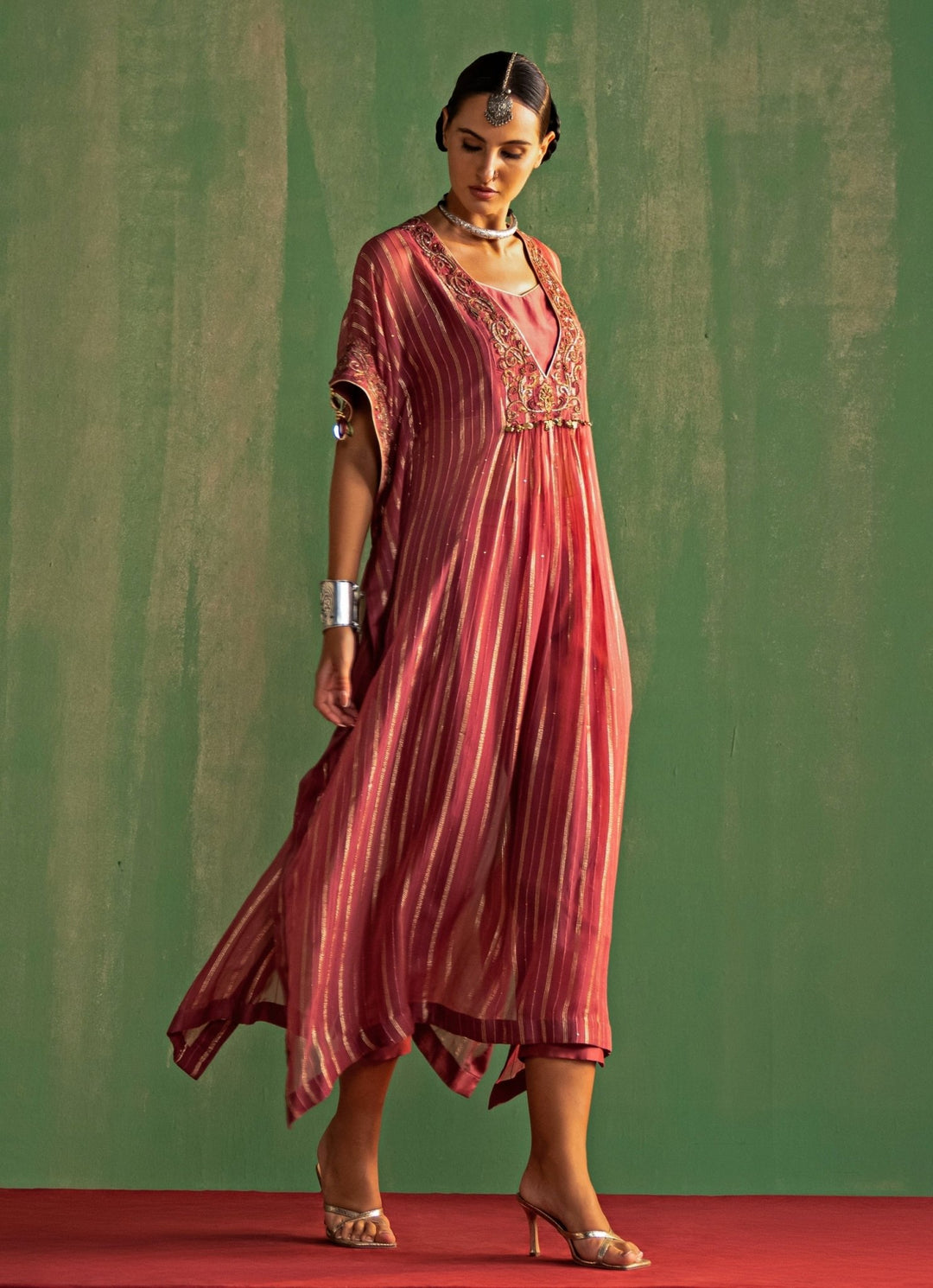 Lilac Pink Embroidered Kaftan Kurta Set Studio Bagechaa - Fabilicious Fashion