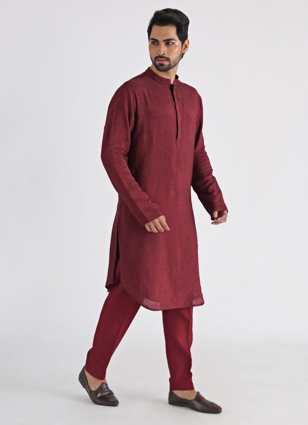 Maroon Embroidered Silk Kurta Pant Set Smriti - Fabilicious Fashion