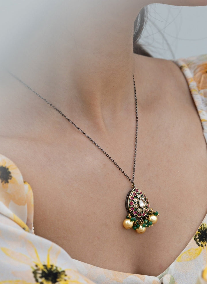 Do Taara Multicoloured Pendant NecklaceFabilicious Fashion