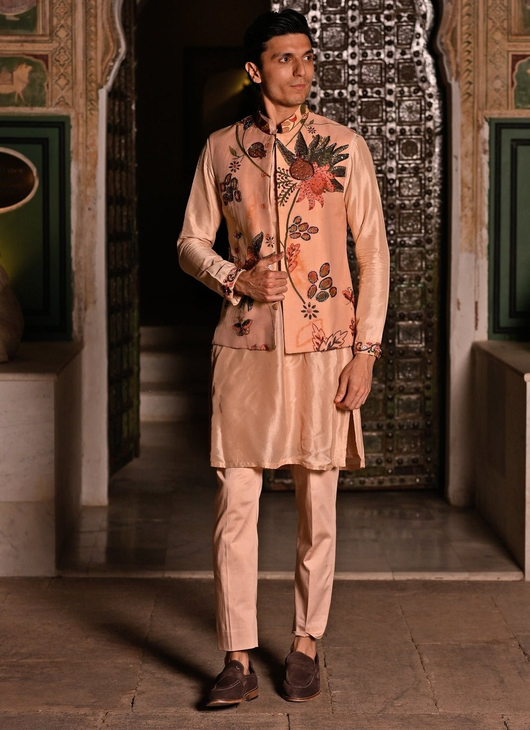 Juhi Bengani - Men Muted Beige Pink Kurta Set with Printed Organza BundiFabilicious Fashion