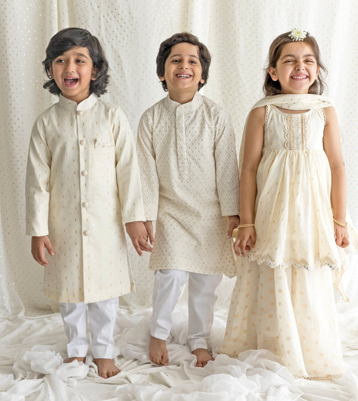 Off White Cotton Kurta Set Chotibuti - Fabilicious Fashion