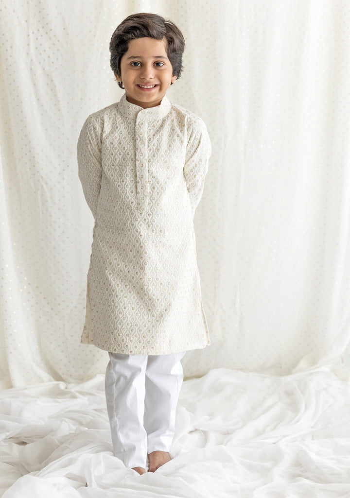 Off White Cotton Kurta Set Chotibuti - Fabilicious Fashion