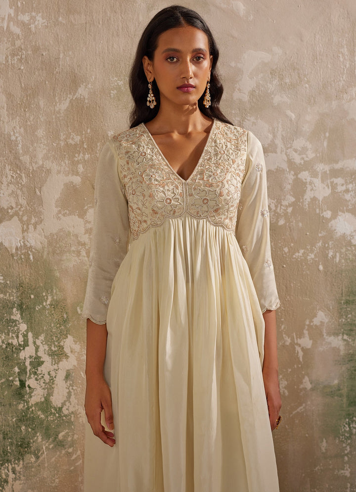 Off White Embroidered Kurta Pant Zoon Tribe - Fabilicious Fashion