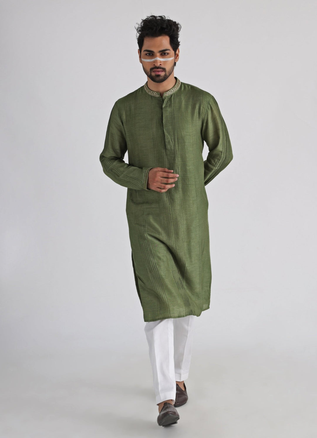 Olive Green Embroidered Silk Kurta Pant Set Smriti - Fabilicious Fashion