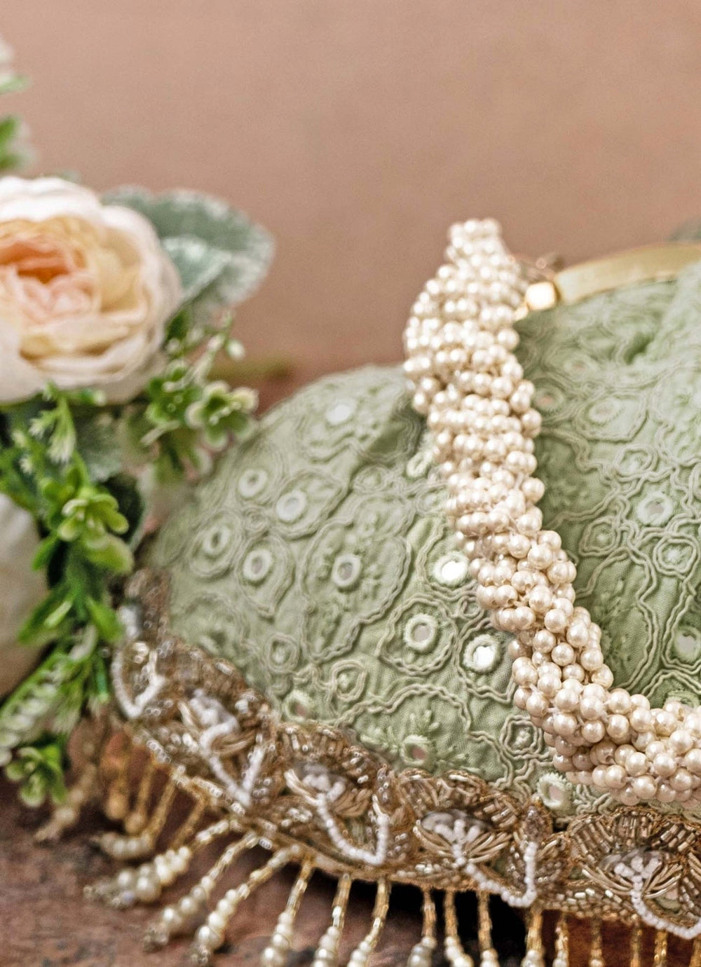 Pastel Green Embroidered Vintage Purse AMYRA - Fabilicious Fashion