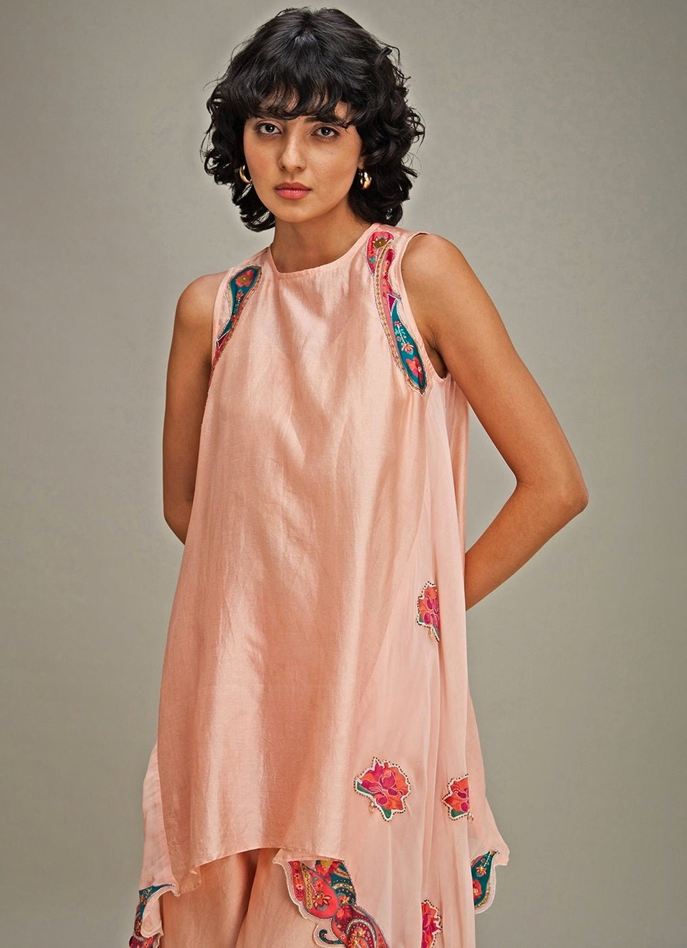 Peach Floral Embroidery Chanderi Kurta And Pant Set Soup By Sougat Paul - Fabilicious Fashion