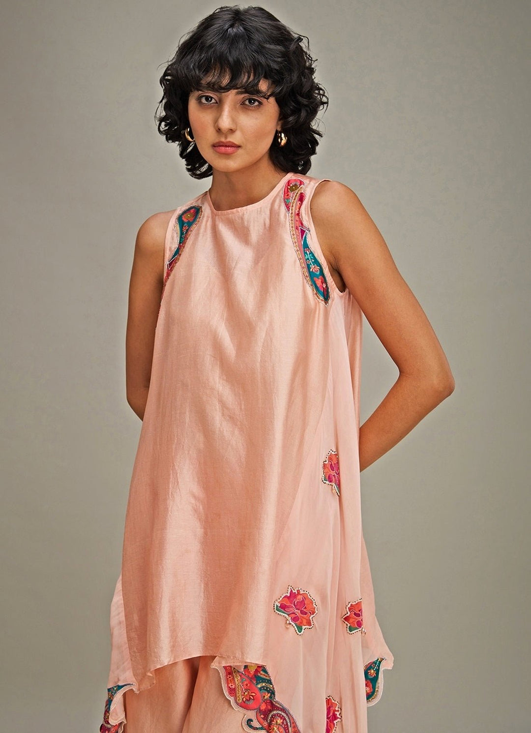 Peach Floral Embroidery Chanderi Kurta And Pant Set Soup By Sougat Paul - Fabilicious Fashion