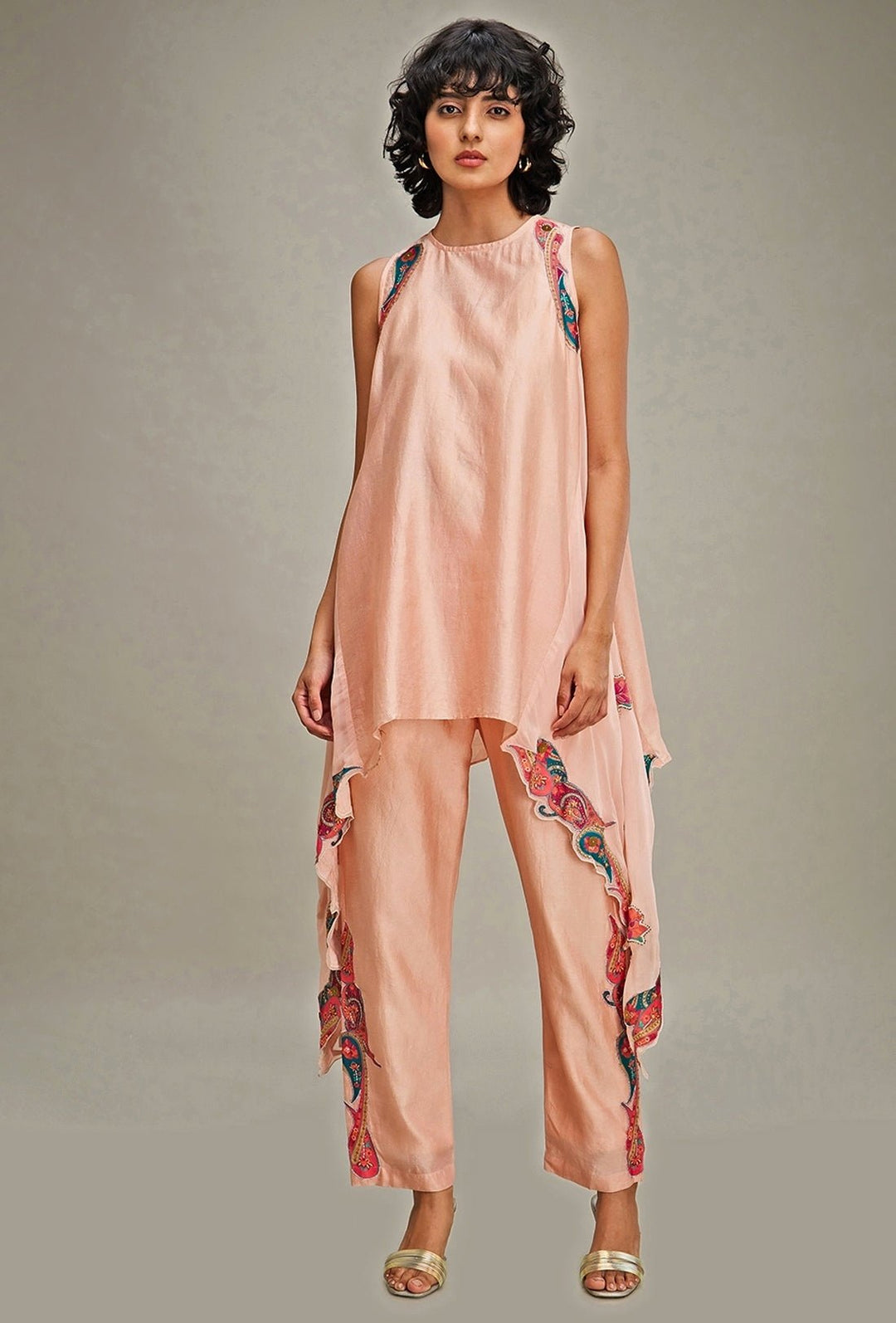 Peach Floral Embroidery Chanderi Kurta And Pant Set Soup By Sougat Paul - Fabilicious Fashion