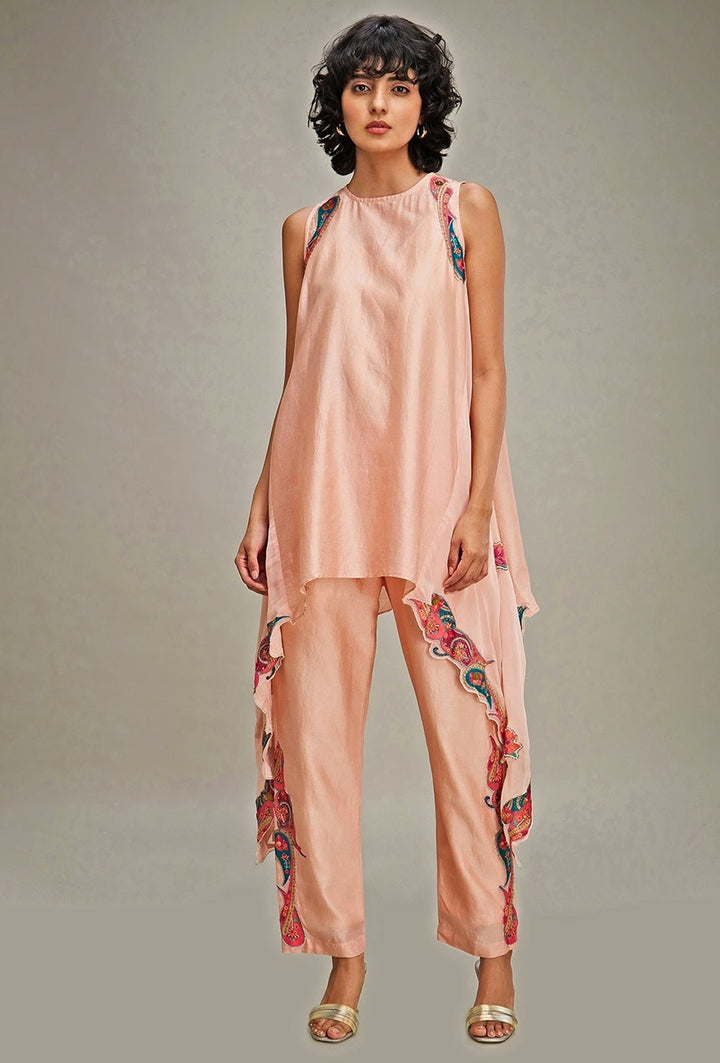 Peach Floral Embroidery Chanderi Kurta And Pant Set Soup By Sougat Paul - Fabilicious Fashion