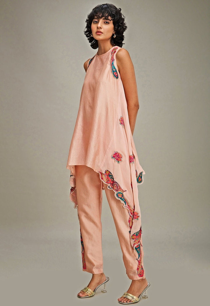 Peach Floral Embroidery Chanderi Kurta And Pant Set Soup By Sougat Paul - Fabilicious Fashion