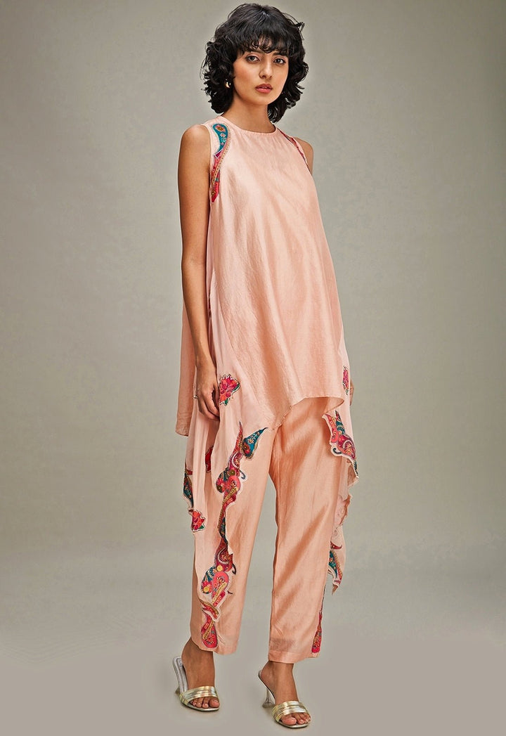 Peach Floral Embroidery Chanderi Kurta And Pant Set Soup By Sougat Paul - Fabilicious Fashion