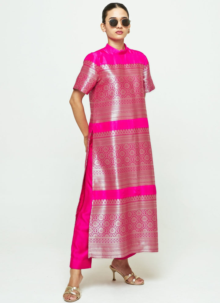 Sobariko Pink Brocade Silk High Neck Kurta Pants SetFabilicious Fashion