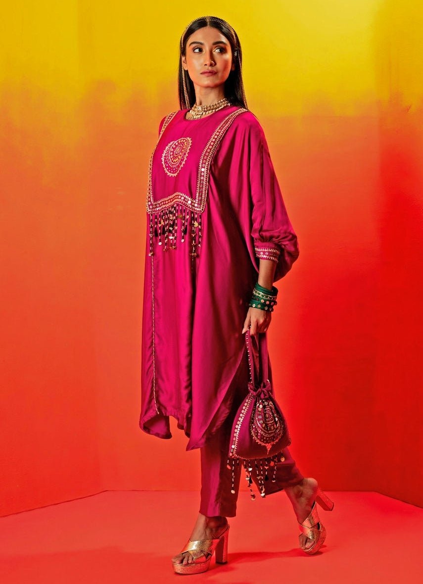 Pink Embroidered Kurta Set Prahnaaya - Fabilicious Fashion