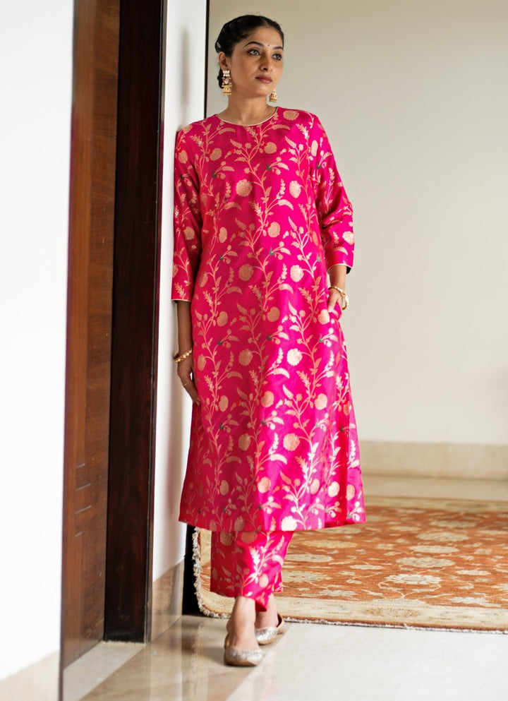 Pink Handwoven Floral Jaal Brocade Silk Kurta Pant Set Sobariko - Fabilicious Fashion