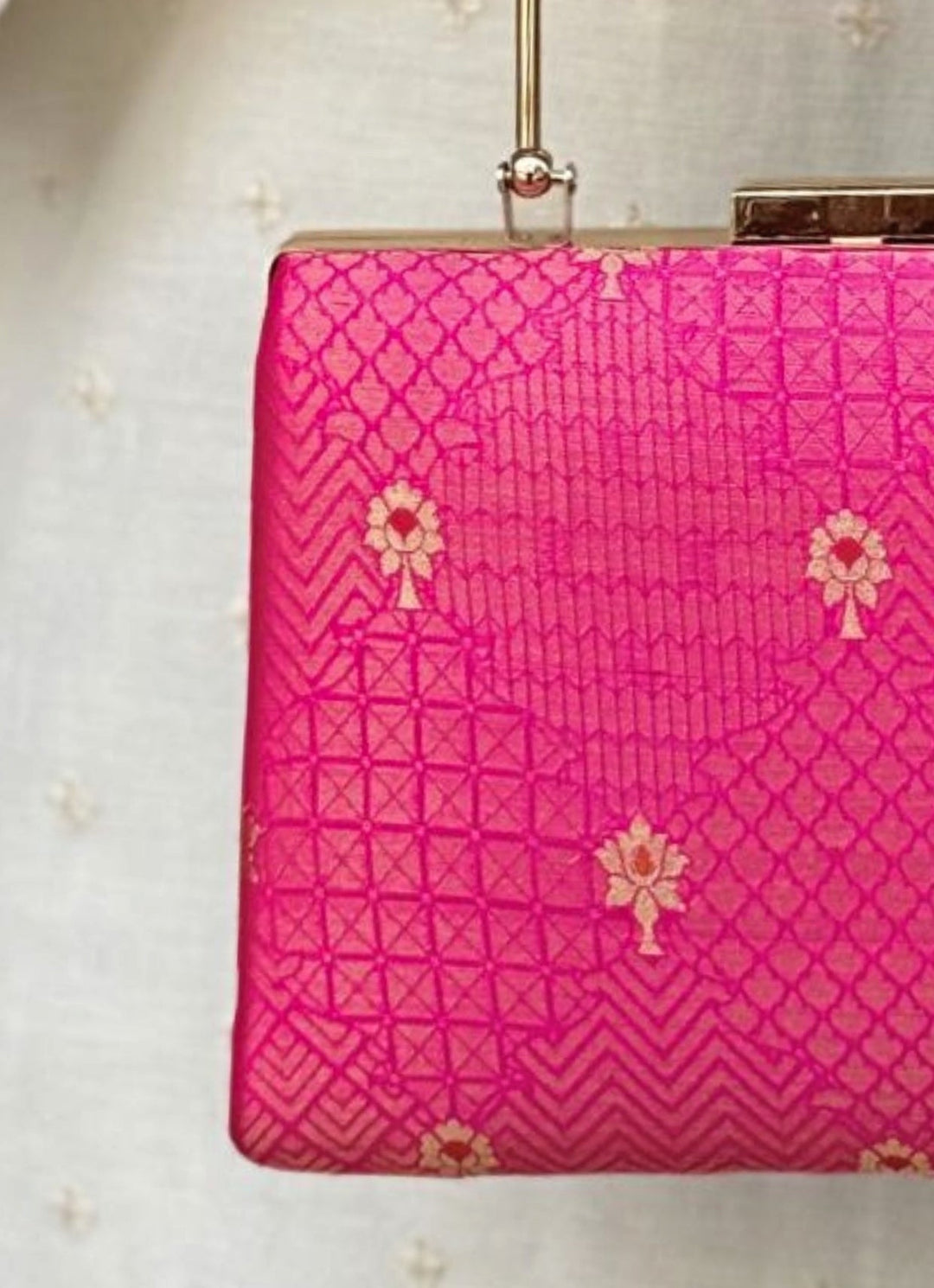 Pink Silk Embroidered Clutch Amyra - Fabilicious Fashion