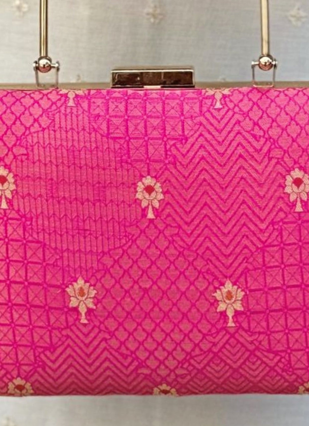 Pink Silk Embroidered Clutch Amyra - Fabilicious Fashion