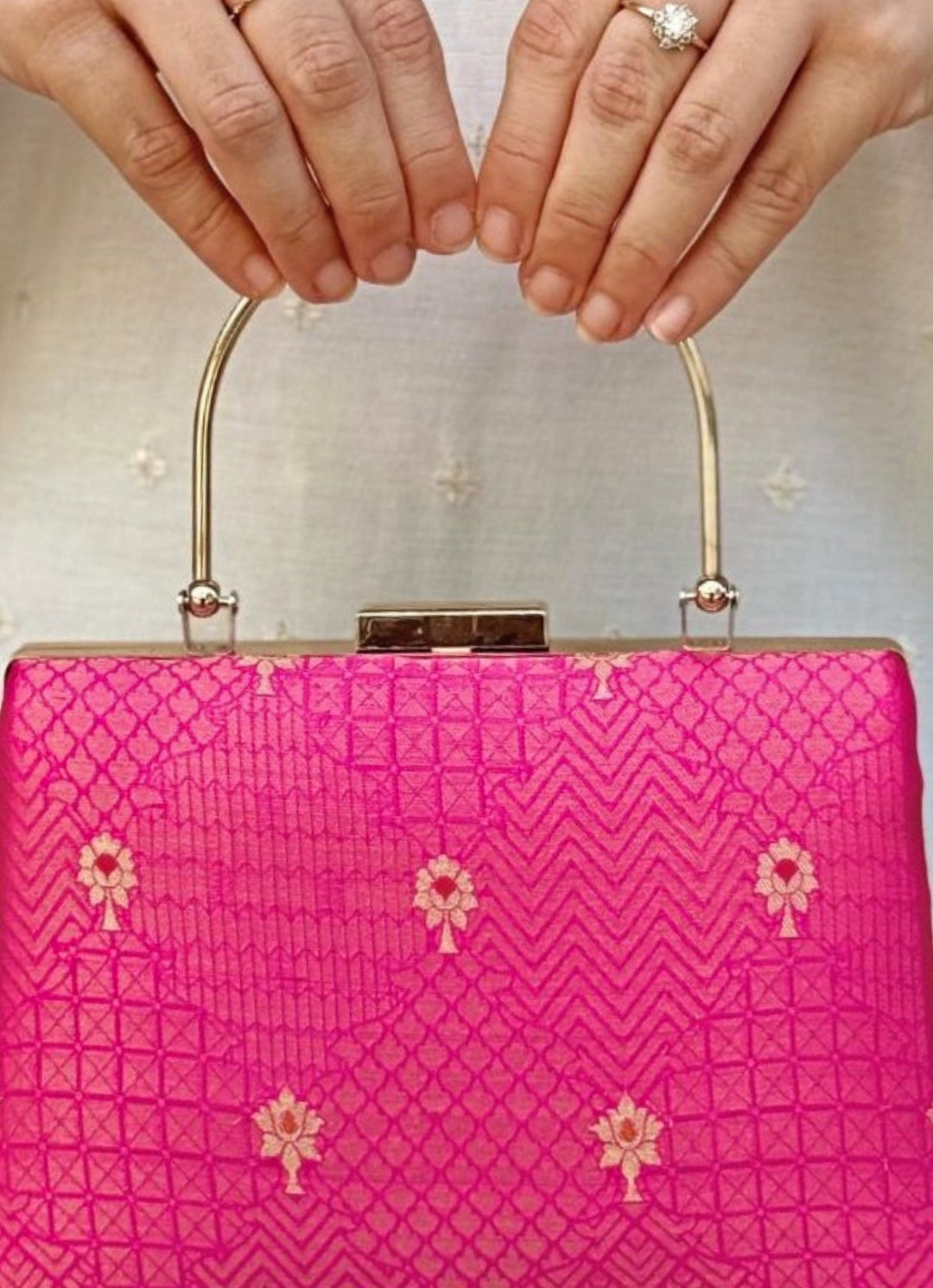 Pink Silk Embroidered Clutch Amyra - Fabilicious Fashion