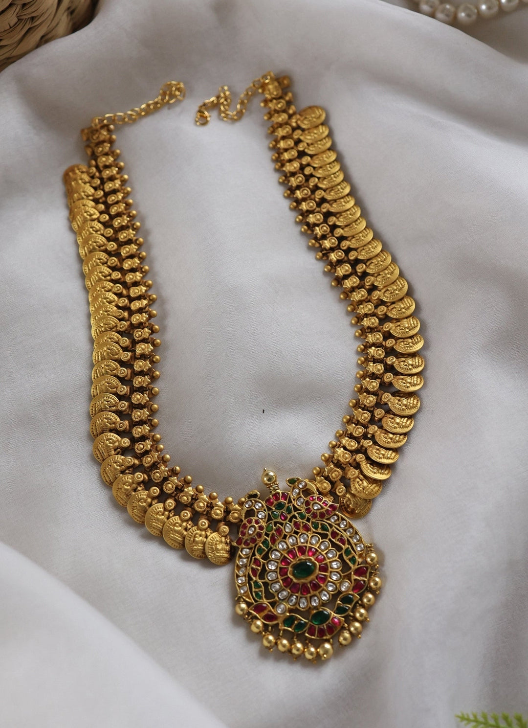 Do Taara Red And Green Temple Gold NecklaceFabilicious Fashion