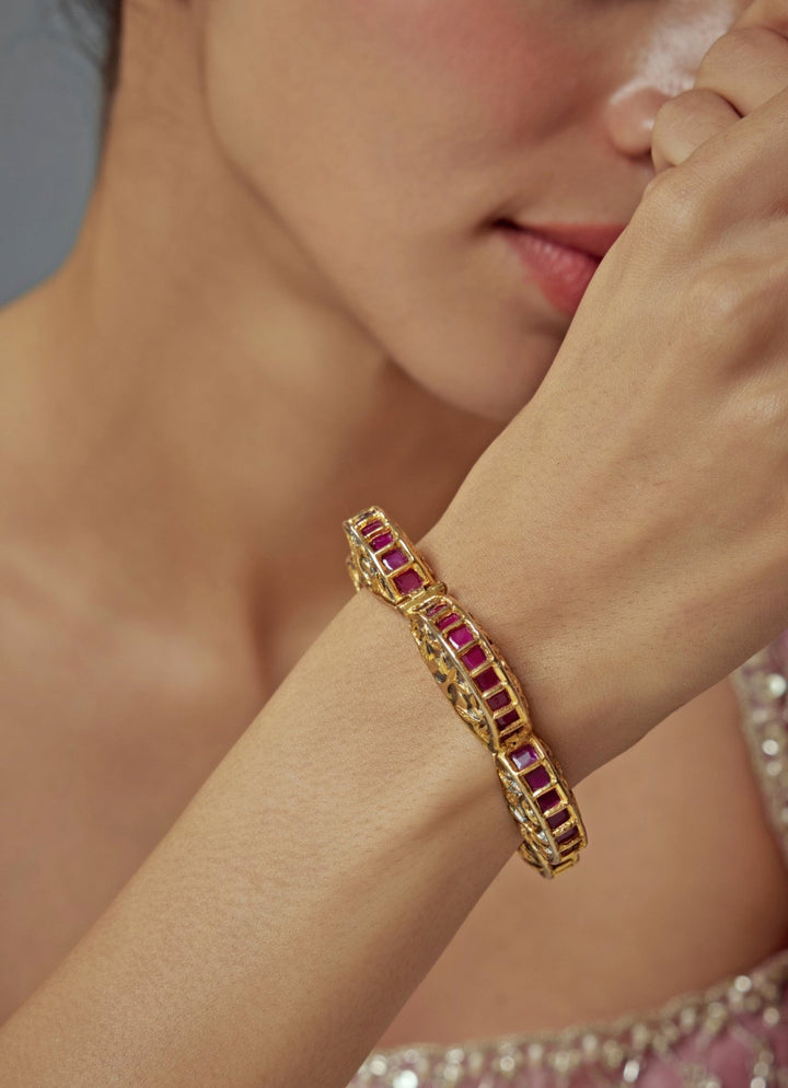 Red Beaded Kundan Kada Vivinia by Vidhi Mehra - Fabilicious Fashion