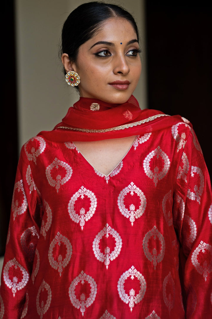 Red Handwoven Butti Silk Kurta Pant Set Sobariko - Fabilicious Fashion