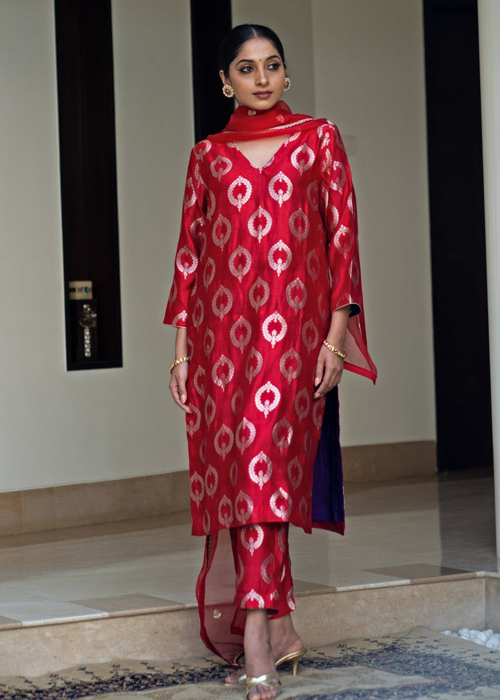 Red Handwoven Butti Silk Kurta Pant Set Sobariko - Fabilicious Fashion
