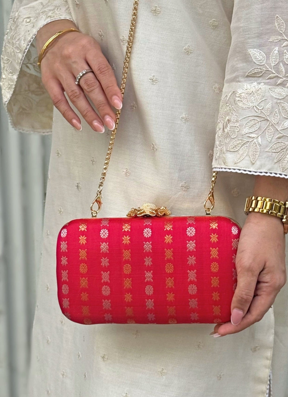 Red Kanchi Silk Clutch Amyra - Fabilicious Fashion