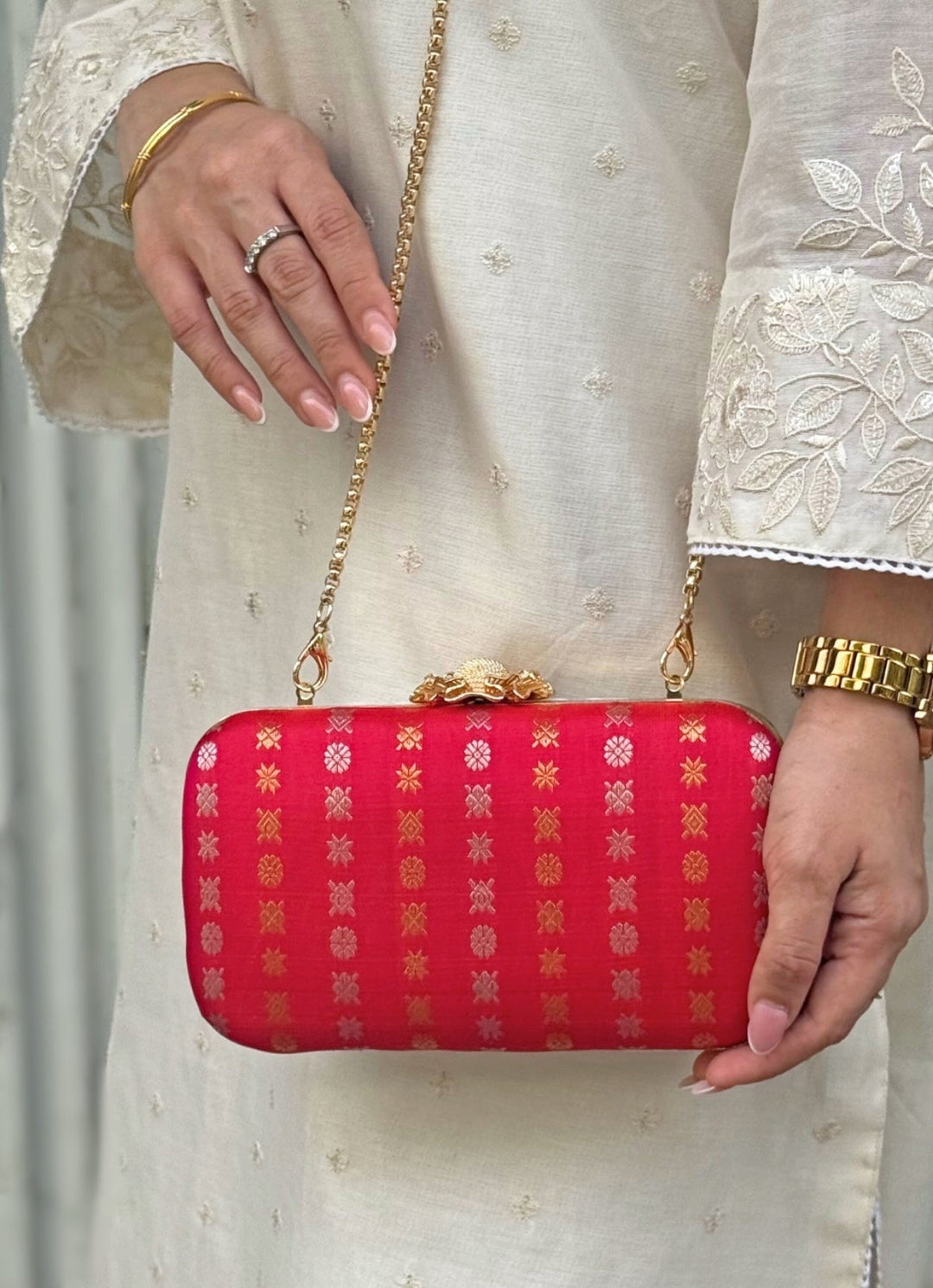 Red Kanchi Silk Clutch Amyra - Fabilicious Fashion