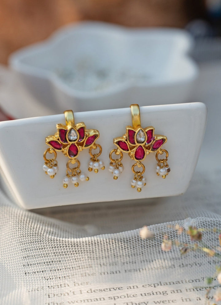 Do Taara Red Kundan &amp; Pearl Ear CuffFabilicious Fashion