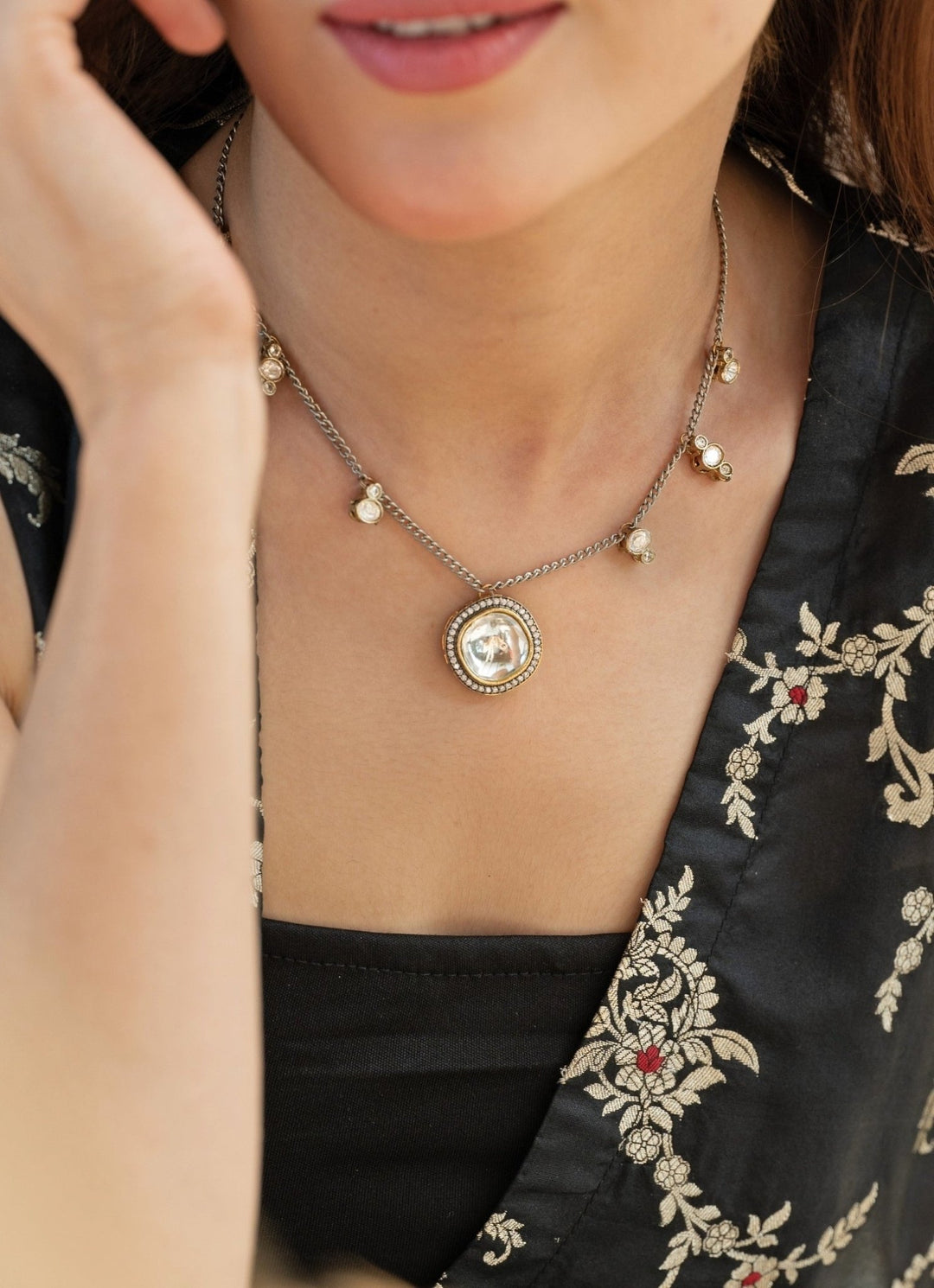 Do Taara Silver Polki NecklaceFabilicious Fashion