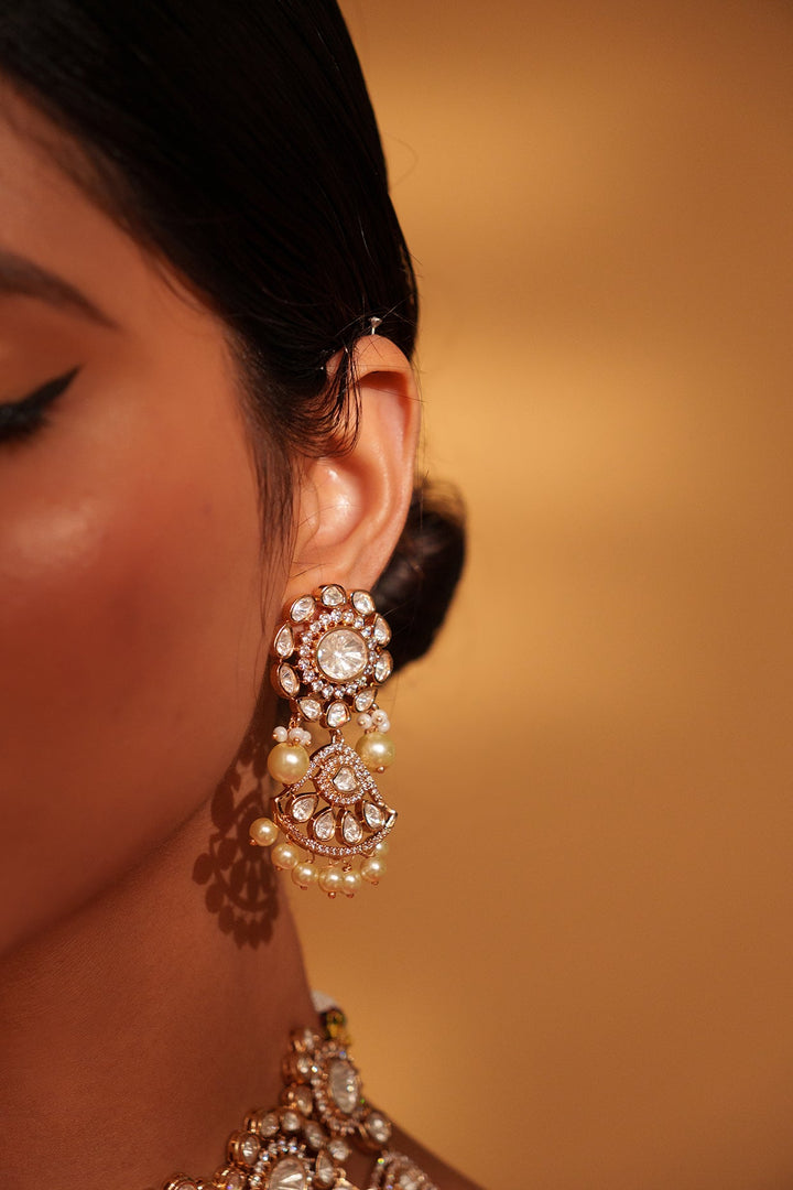 Two Tone Kundan Polki And Pearl Choker Set With Maang Tikka Zevar by Geeta - Fabilicious Fashion