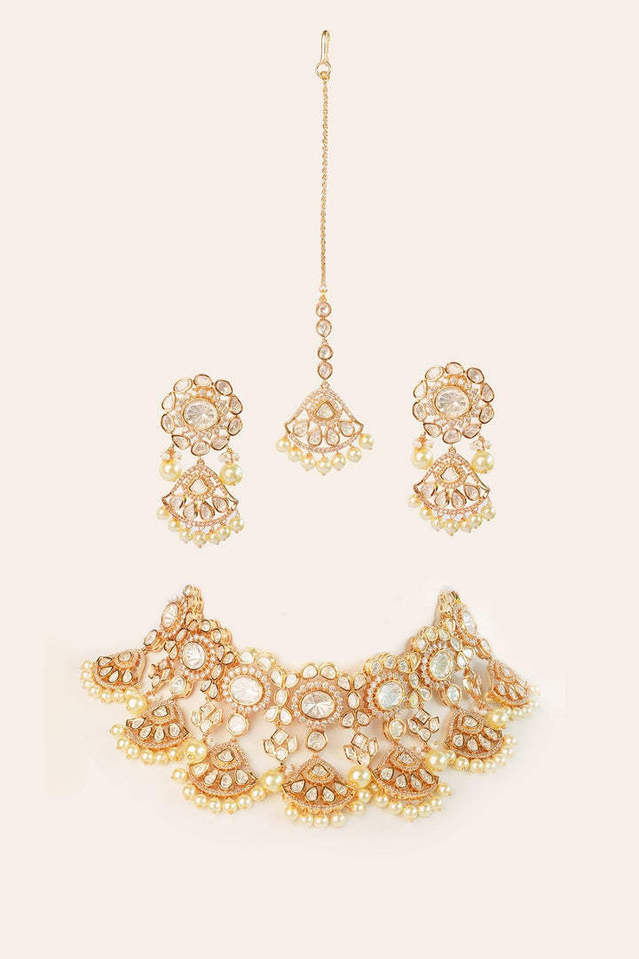 Two Tone Kundan Polki And Pearl Choker Set With Maang Tikka Zevar by Geeta - Fabilicious Fashion