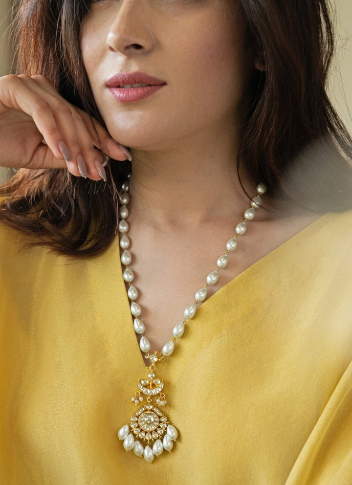Do Taara White Kundan And Pearls NecklaceFabilicious Fashion