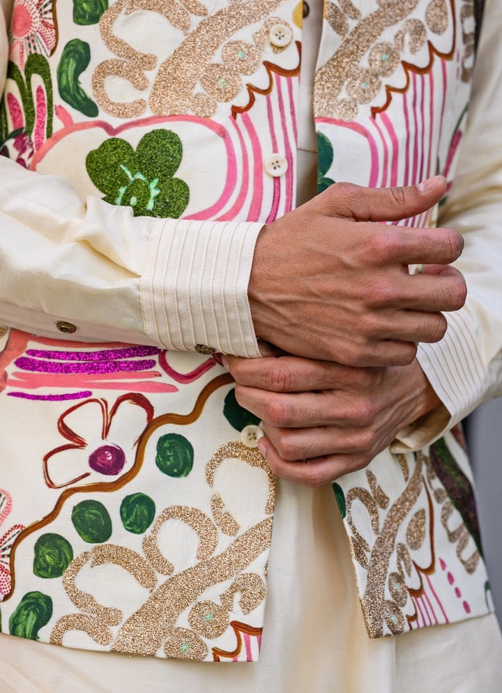 White Muslin Kurta Pant Set with Floral Print Bundi Juhi Bengani - Men - Fabilicious Fashion