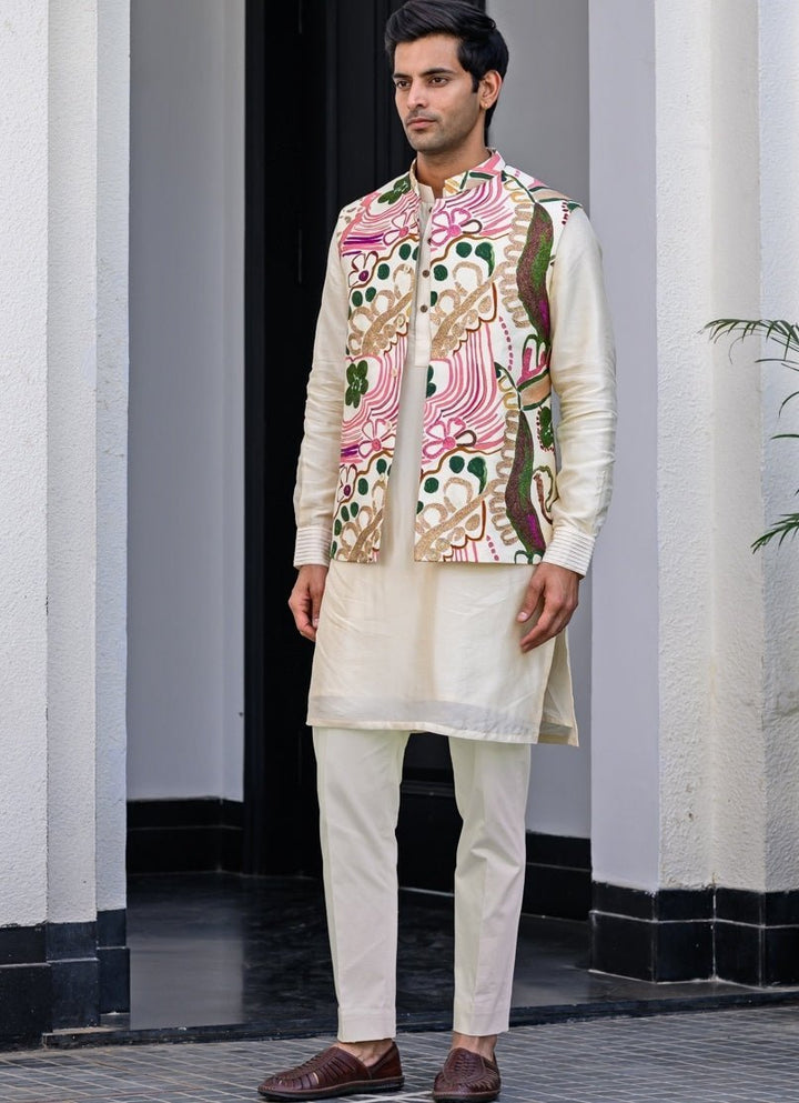 White Muslin Kurta Pant Set with Floral Print Bundi Juhi Bengani - Men - Fabilicious Fashion