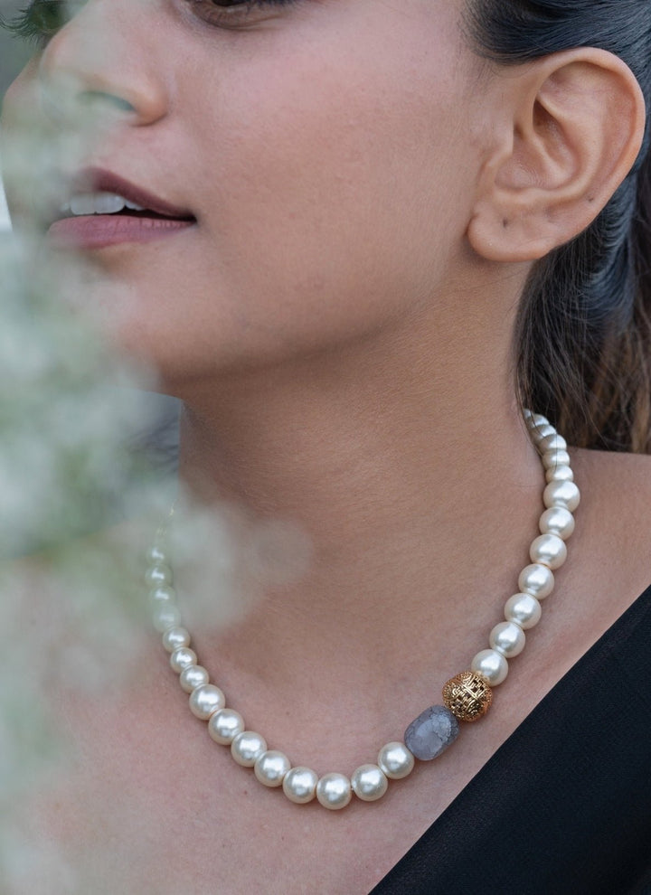 Do Taara White Pearl NecklaceFabilicious Fashion