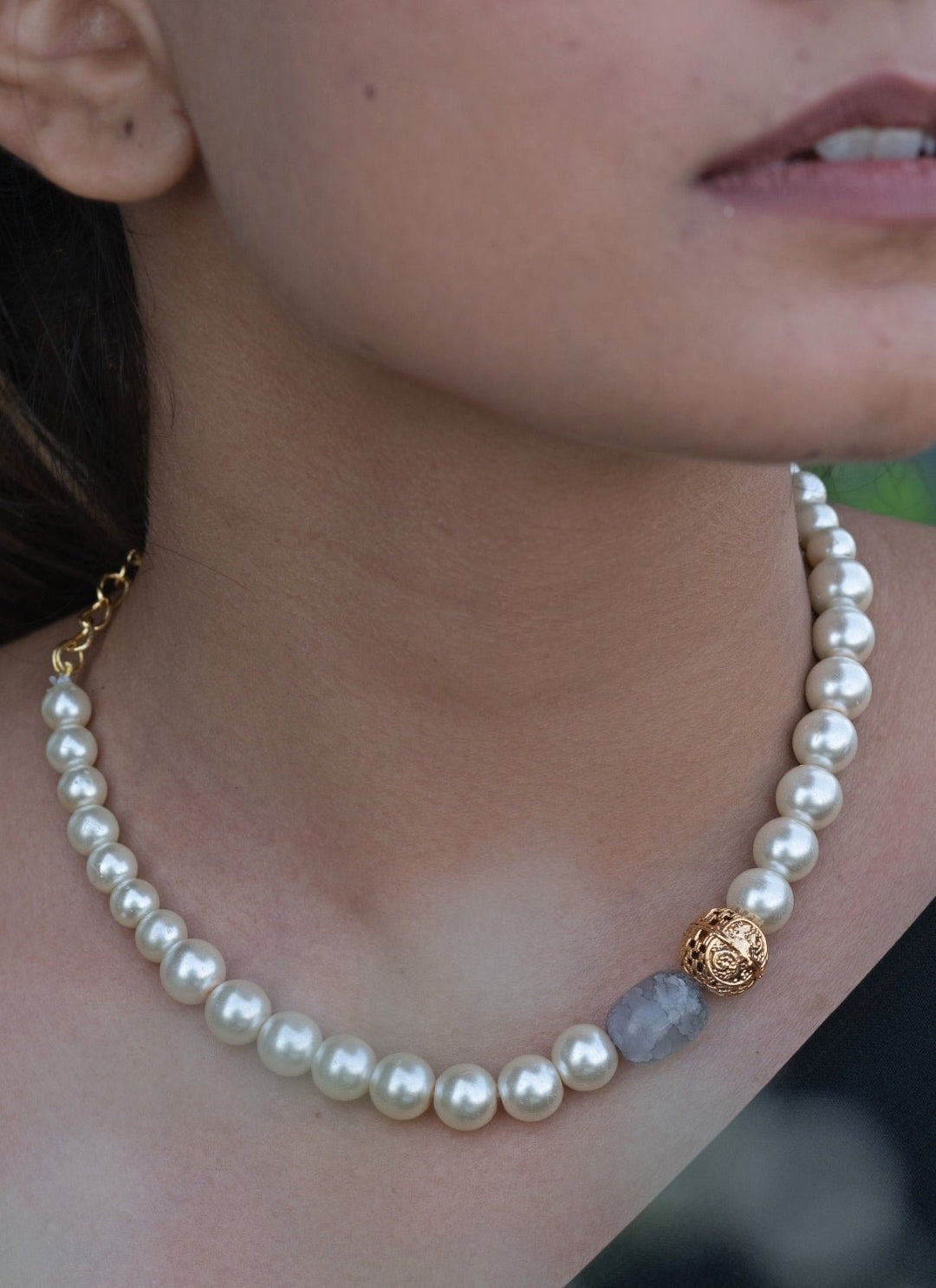 Do Taara White Pearl NecklaceFabilicious Fashion